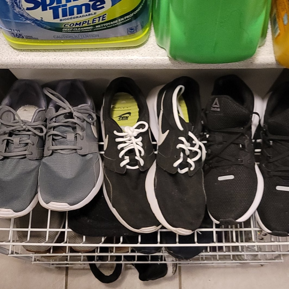 2 Nike Shoes
